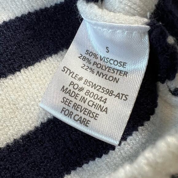 Altr'd State Women's Small Navy White Crop V-Neck Sweater - Picture 3 of 4